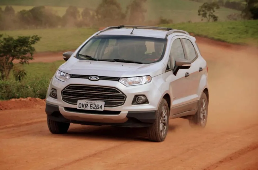 Ford EcoSport Freestyle 2.0 4WD 2015: Preço, Ficha técnica, Consumo, Equipamentos e Fotos; SUV tem tração integral e motor 2.0 ideal para quem viaja com frequência
