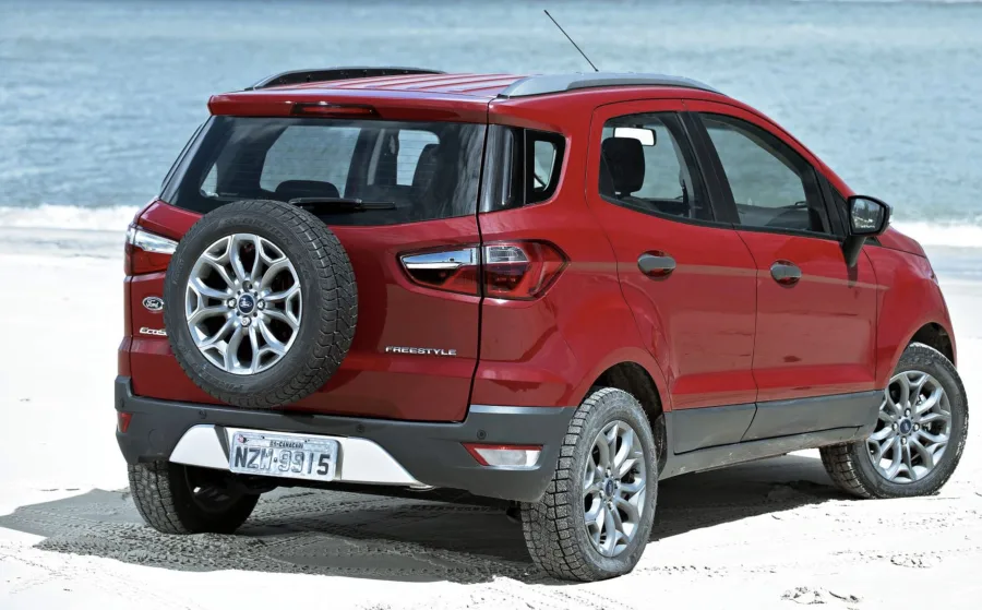 Versões S, SE, Freestyle e Titanium equilibram economia, conforto e desempenho, com opções 1.6 e 2.0 que atendem tanto cidade quanto estrada.