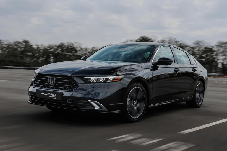 Honda Accord Advanced Hybrid 2025 chega ao Brasil com tecnologia inédita e consumo de até 17,8 km/l