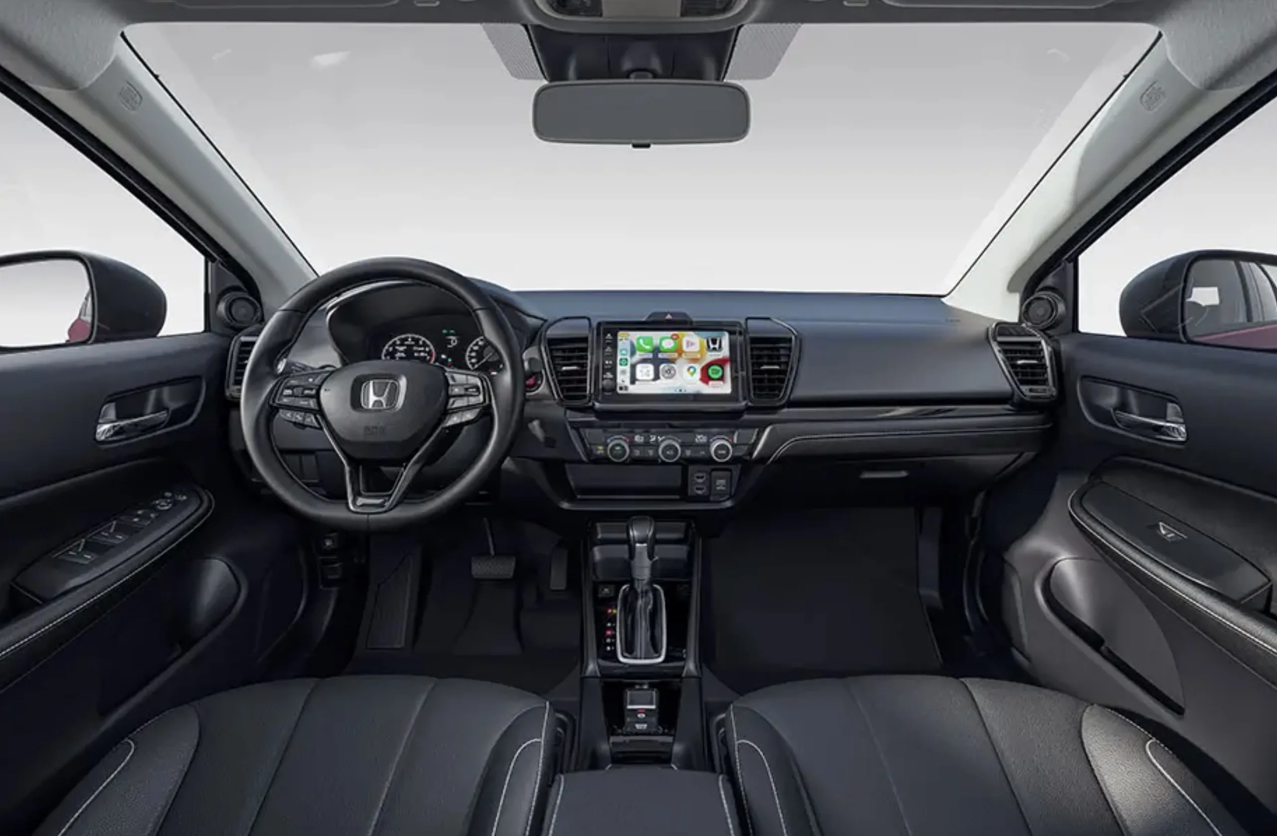 Câmbio CVT com trocas simuladas e tração dianteira. Direção elétrica leve e precisa, bom raio de giro de 10,6 m facilita manobras e uso cotidiano.