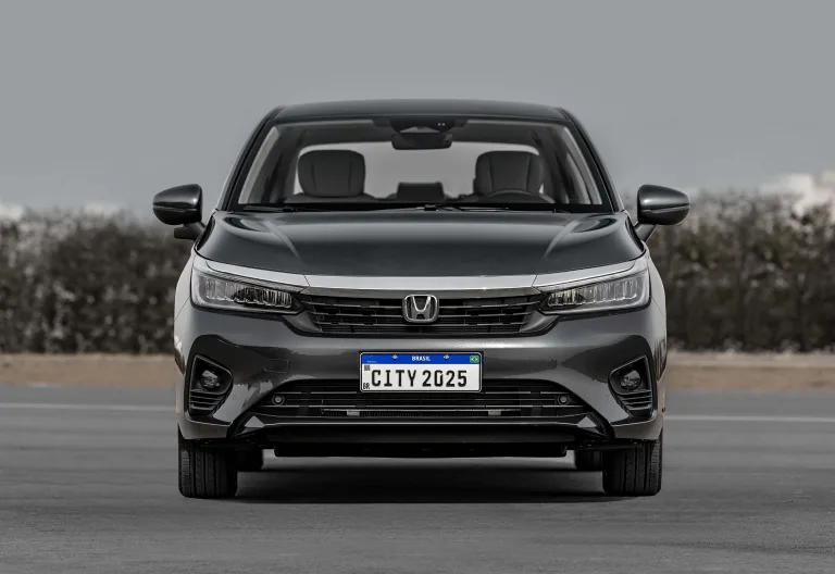 Honda City 2026: sedan mantém motor 1.5 de 126 cv e injeção direta; confira preços e versões