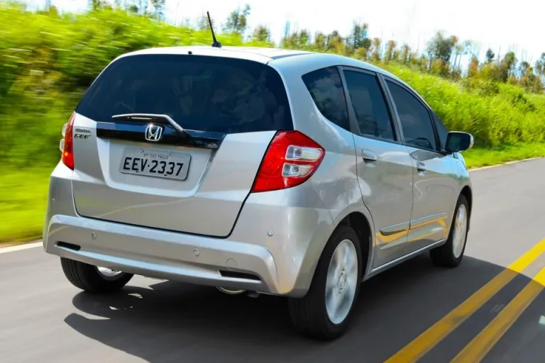 Honda Fit EXL 1.5 AT 2013: Preço, Ficha técnica, Consumo, Equipamentos e Fotos; consumo baixo e manutenção simples mantêm o modelo entre os usados mais confiáveis