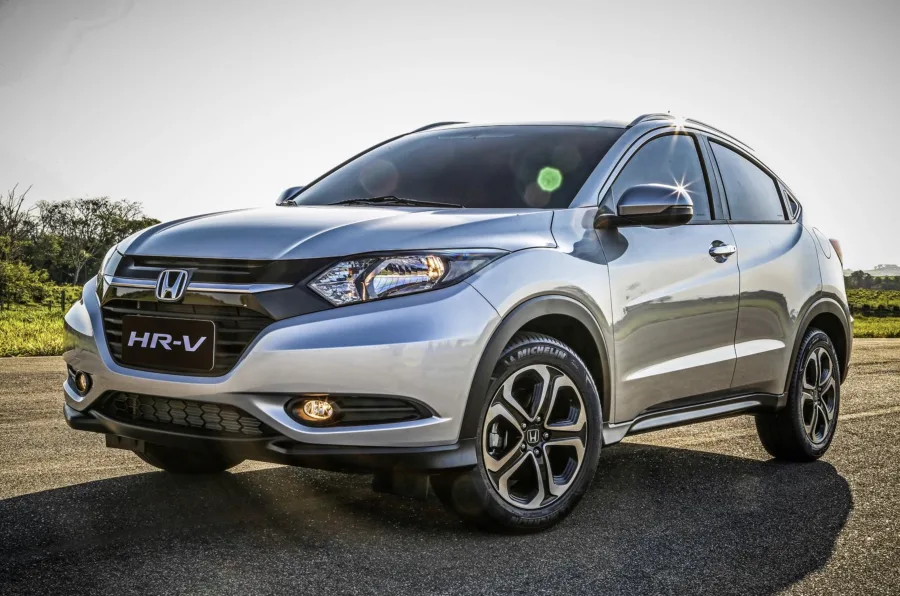 Honda HR-V EX 1.8 2016: Preço, equipamentos e fotos; direção elétrica, câmbio automático e suspensão equilibrada tornam o uso diário mais confortável