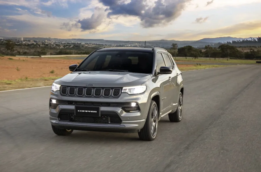 Jeep Compass, Renegade e Commander 2026 ganham até R$ 21 mil de desconto na campanha Jeep Power