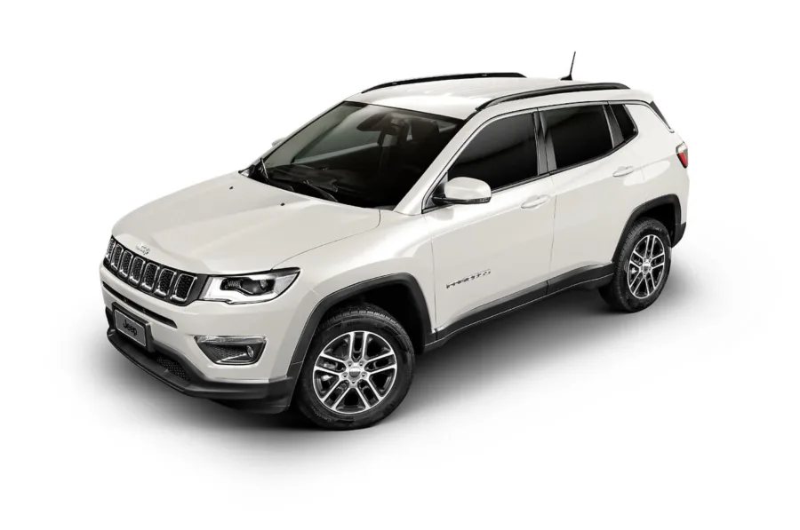 O Jeep Compass Sport 2.0 2020 é voltado para quem busca conforto e estabilidade no uso diário. Ideal para famílias pequenas, é uma opção equilibrada entre desempenho e espaço interno.