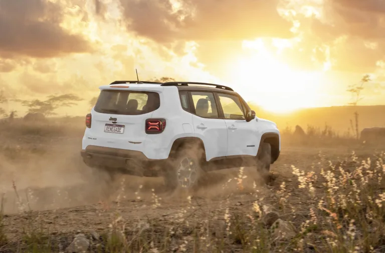 Jeep Renegade Trailhawk 1.3 4×4 2025: Preço, Ficha técnica, Consumo, Equipamentos e Fotos; tração integral e motor turbo garantem desempenho e segurança