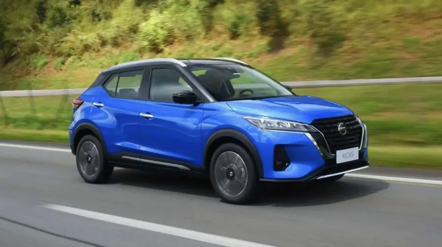 Serve para motoristas urbanos que buscam conforto, economia e tecnologia, com espaço para cinco e desempenho suficiente para viagens curtas e médias.