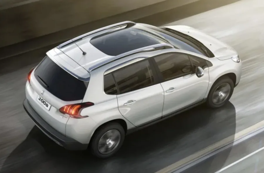 O consumo médio é de 7,1 km/l com etanol e 10,7 km/l com gasolina, com tanque de 55 litros e autonomia máxima de 682 km.