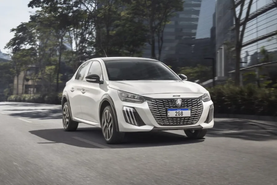 Peugeot 208 GT 1.0 Turbo 2025: Preço, Ficha técnica, Consumo, Equipamentos e Fotos; hatch anda bem, tem consumo razoável e é ideal para uso urbano com estilo