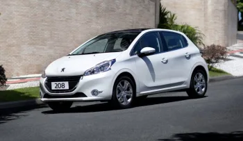 Peugeot 208 Griffe 1.6 AT 2013: Preço, Ficha técnica, Consumo, Equipamentos e Fotos; compacto automático faz até 11 km/l