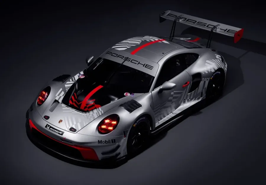 É verdade que não devo acelerar ao engatar a ré em um Porsche com embreagem cerâmica? Veja o que dizem os especialistas