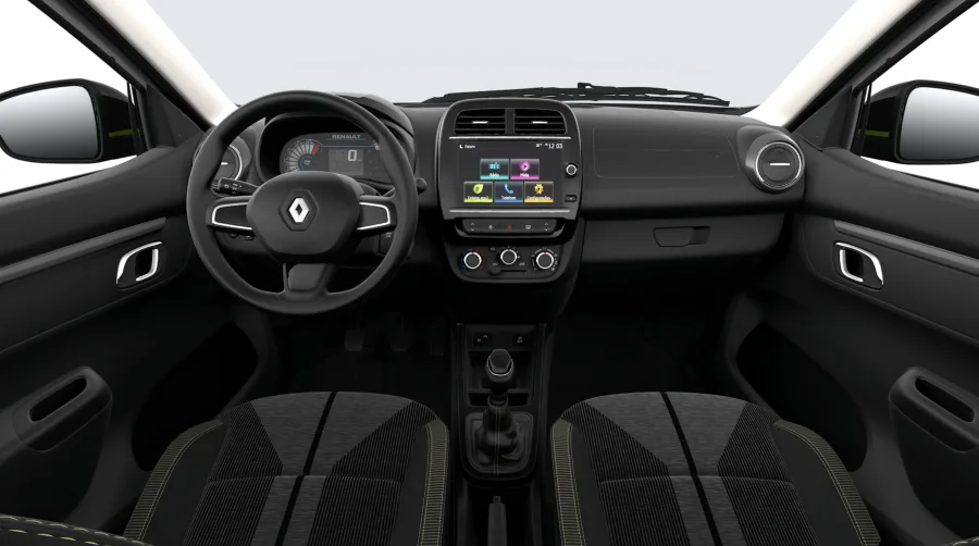 A transmissão manual de cinco marchas é simples e precisa, proporcionando trocas curtas e facilidade de condução no dia a dia, especialmente em trajetos urbanos e congestionados.