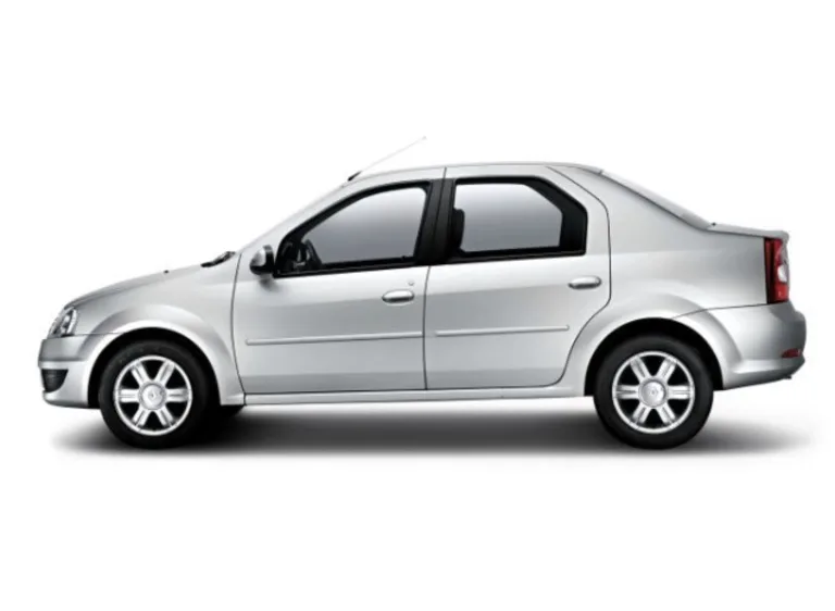 Renault Logan Expression 1.6 16V AT 2013: Preço, Ficha técnica, Consumo, Equipamentos e Fotos; automático de 4 marchas é ideal para uso urbano e trajeto diário