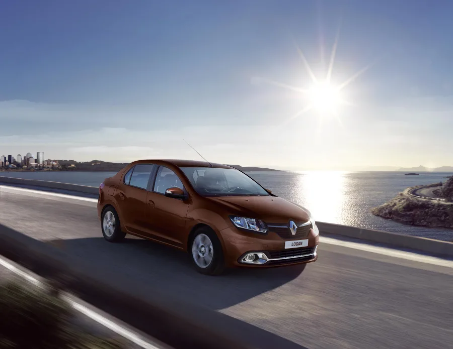 O Renault Logan Expression 1.6 8V 2015 é um carro usado voltado a quem procura um sedã prático, espaçoso e econômico, ideal para deslocamentos urbanos e viagens curtas.