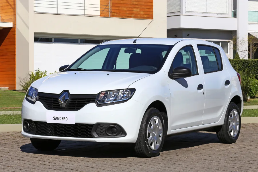 As versões do Renault Sandero 2016 atendem perfis variados: das básicas para uso urbano às aventureiras Stepway e Rip Curl, ideais para quem deseja conforto, economia e robustez no dia a dia.