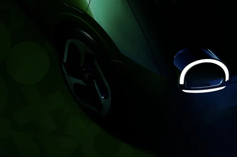 Renault Twingo elétrico 2026 resgata o charme dos anos 90 com tecnologia moderna