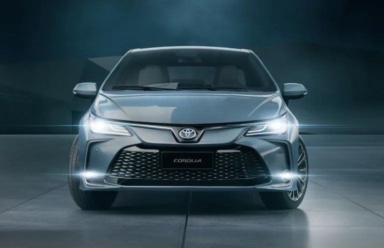 Toyota Corolla Altis Premium Hybrid 2026: Preço, Ficha técnica, Consumo, Equipamentos e Fotos; sedan equilibrado com consumo de até 17,5 km/l