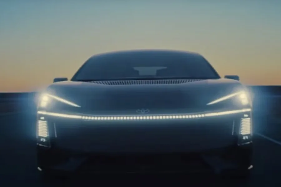 A Toyota surpreende ao apresentar o Corolla Concept, mas o que parece um protótipo traz pistas claras da próxima geração do sedã médio.