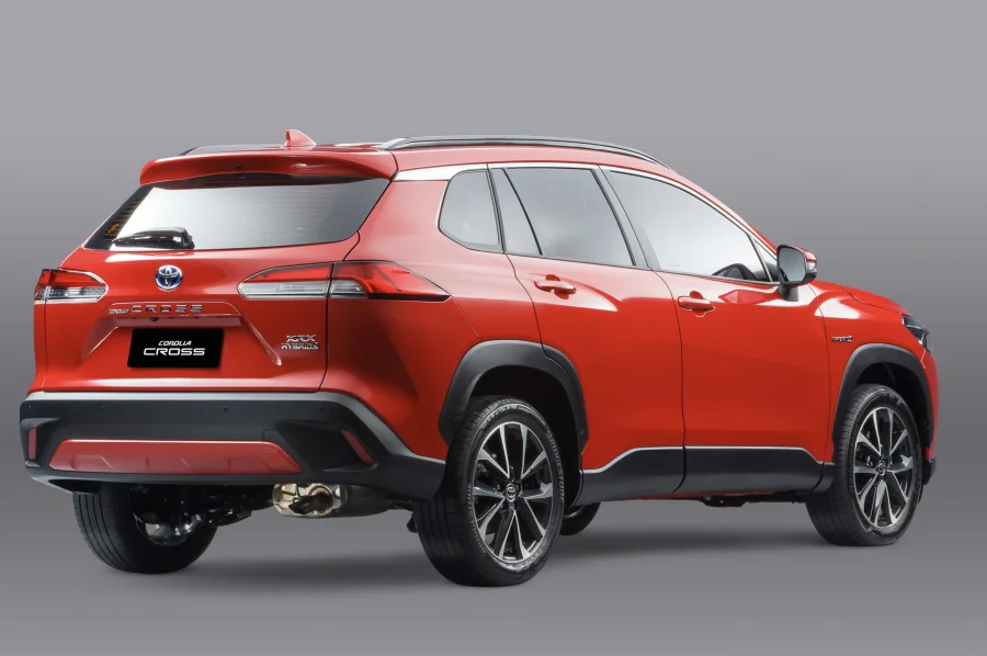 O consumo é excelente: 11,8 km/l com etanol e 17,8 km/l com gasolina, com tanque de 36 litros e autonomia de até 640 km.