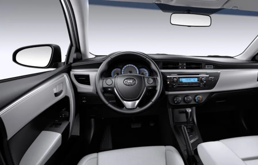 A direção elétrica e o câmbio CVT de 7 marchas dão suavidade na condução. A tração dianteira garante estabilidade no uso diário urbano e rodoviário.