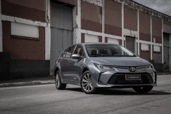 Toyota Corolla XEi 2.0 2023: Preço, Ficha técnica, Consumo, Equipamentos e Fotos; motor 2.0 aspirado de 177 cv garante desempenho confiável e manutenção simples no uso diário