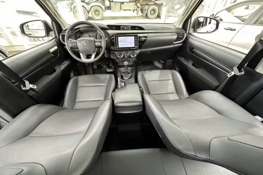 O câmbio manual de 6 marchas e tração integral temporária dão versatilidade no uso, permitindo condução controlada no asfalto e firmeza em terrenos de difícil acesso - Foto: Giovanni Veículos/Divulgação