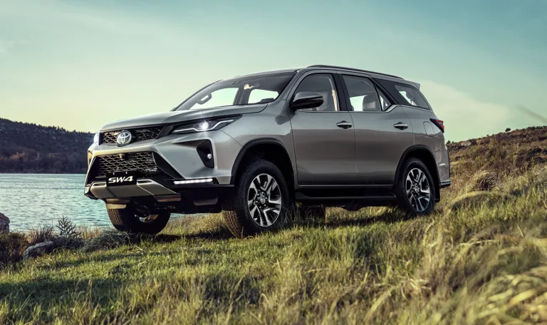 Toyota SW4 Diamond 2.8 2025: Preço, Ficha técnica, Consumo, Equipamentos e Fotos; SUV de 7 lugares faz mais de 10 km/l na estrada