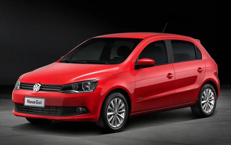 Volkswagen Gol 1.6 2013: Preço, Ficha técnica, Consumo, Equipamentos e Fotos; direção hidráulica e câmbio manual