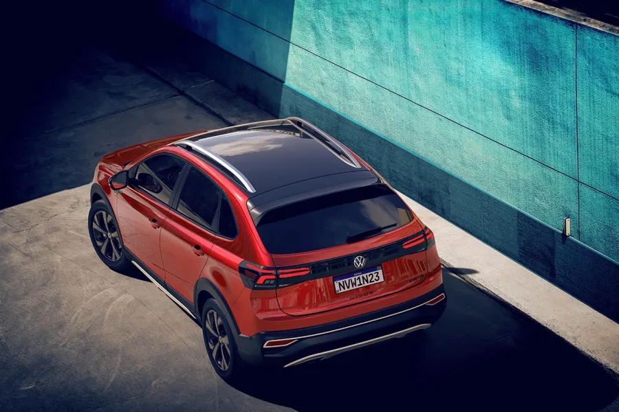 O consumo é um ponto forte: 8,3 km/l com etanol e 12,1 km/l com gasolina na cidade; na estrada, pode chegar a 10,1 km/l (etanol) e 14,2 km/l (gasolina). Com tanque de 52 litros, a autonomia chega a 738 km.