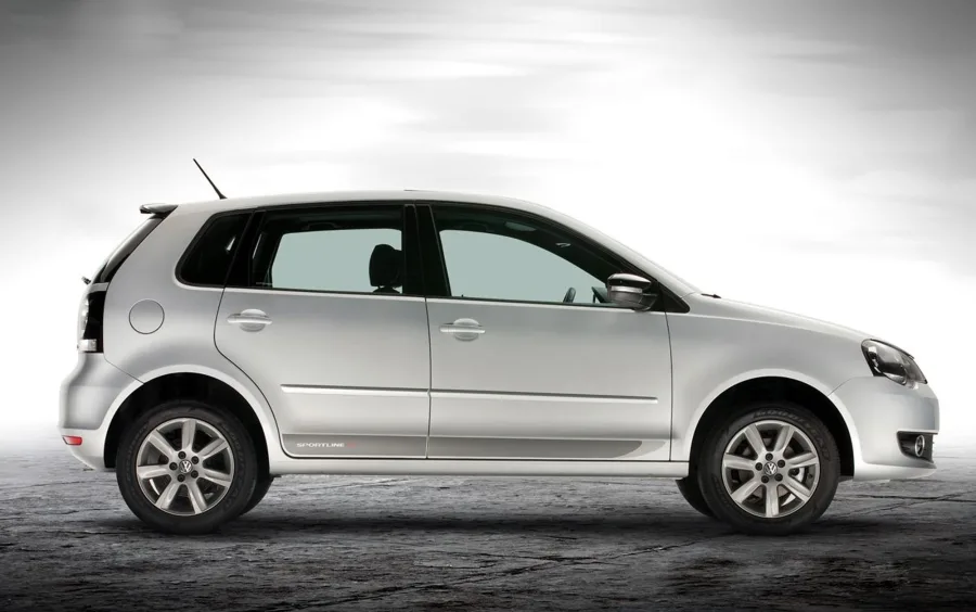 Volkswagen Polo Sportline 1.6 2013: Preço, Ficha técnica, Consumo, Equipamentos e Fotos; hatch é econômico e ideal para o uso diário na cidade