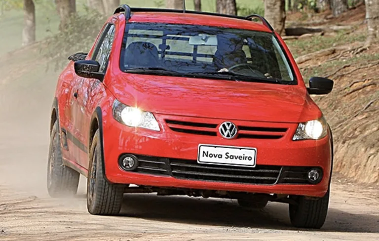 Volkswagen Saveiro Trooper 1.6 CE 2012: Preço, Ficha técnica, Consumo, Equipamentos e Fotos; cabine estendida garante praticidade para trabalho leve e lazer