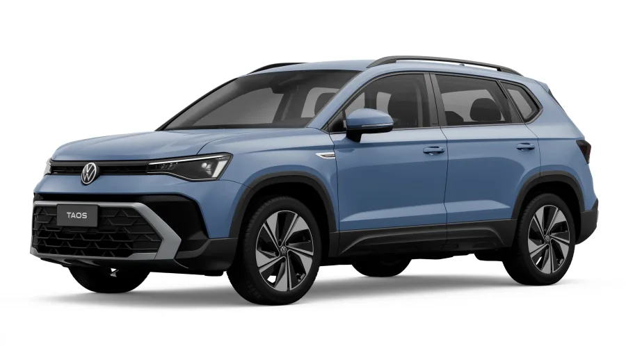 O novo visual traz faróis full-LED matriciais IQ.Light e uma traseira redesenhada com barra luminosa e o logotipo da VW iluminado, criando uma assinatura inédita e mais tecnológica.