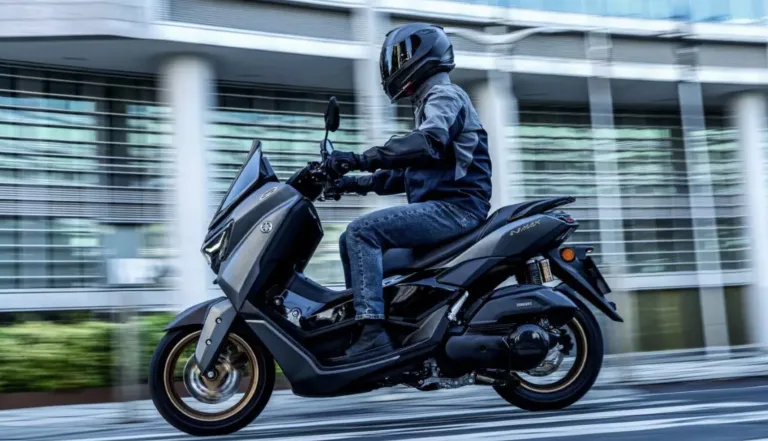 Yamaha NMAX 155 Tech MAX 2026 é lançada na Europa com transmissão YECVT