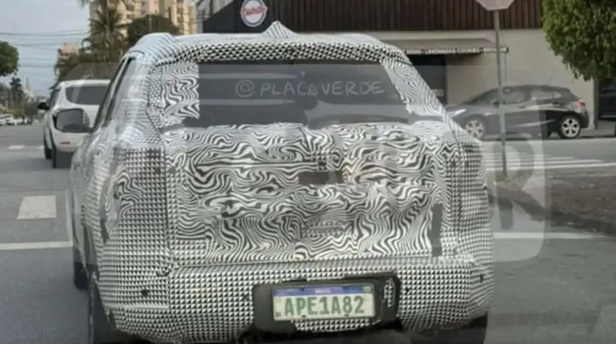 Nissan Kicks Play terá irmão menor no Brasil: Flagra revela Nissan Kait 2026 que promete rivalizar VW Tera e Fiat Pulse