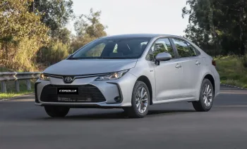 Toyota Corolla Cross e Corolla voltam à produção no Brasil com motores importados