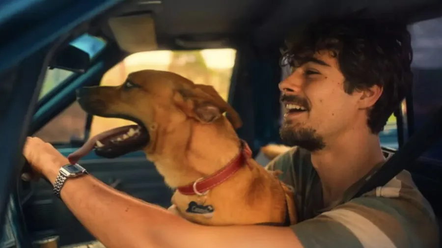 Tracker Caramelo emociona o Brasil ao unir cinema, afeto e solidariedade em ação da Chevrolet com a Netflix
