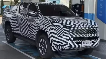 Toyota Hilux de nova geração reaparece em testes na Tailândia e indica chegada ao Brasil em 2027