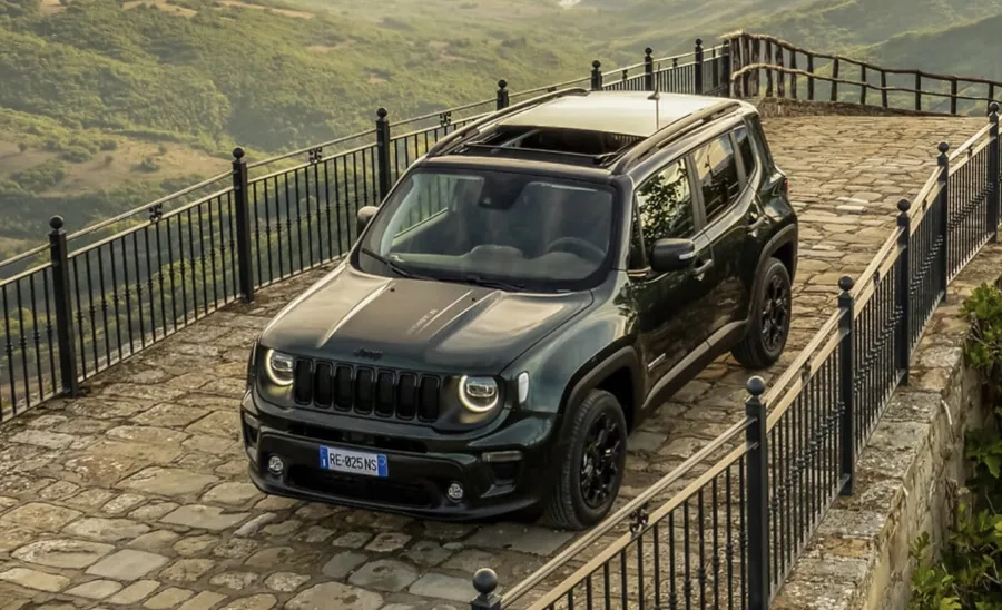 O Renegade foi o primeiro Jeep fora dos EUA e moldou o desejo europeu por SUVs compactos. Mas o que era símbolo de liberdade virou produto de consumo previsível.