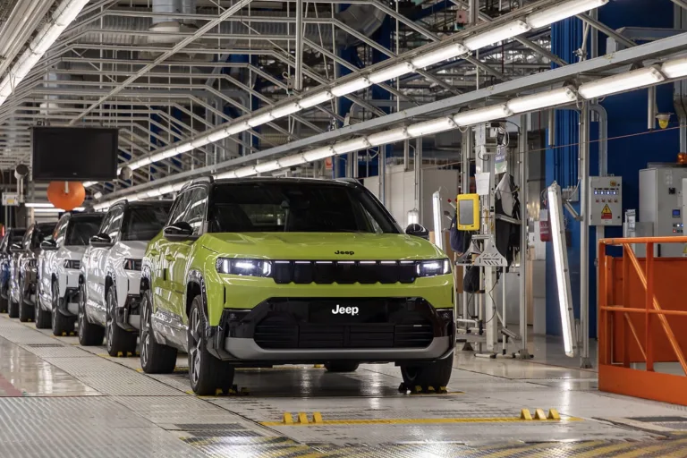 Jeep Compass inicia nova fase de produção na Itália e prepara chegada ao Brasil