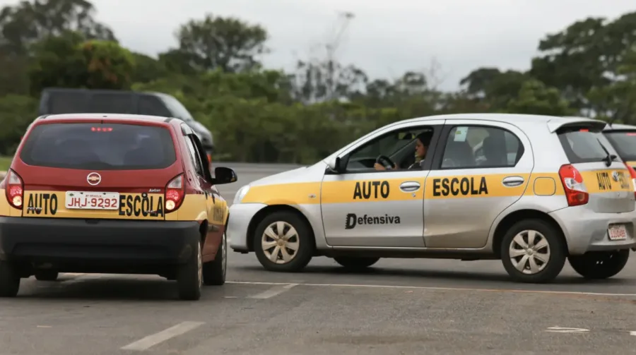 CNH sem autoescola obrigatória: Lula autoriza proposta que extingue obrigatoriedade para tirar carteira de habilitação