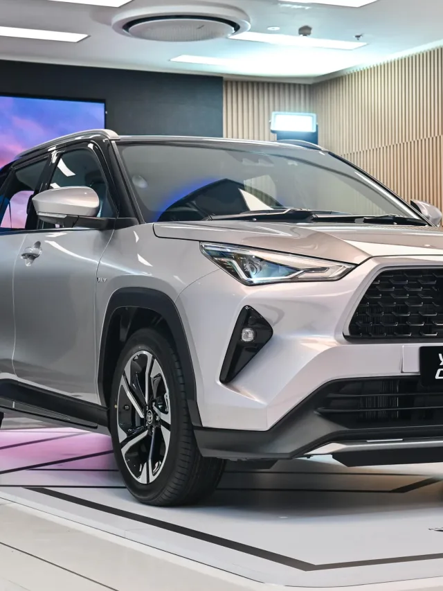 Yaris Cross 2026: preço pesa no bolso, mas impressiona no híbrido