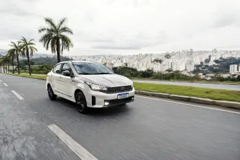 Fiat Cronos 2026 conquista destaque entre sedãs com novo design italiano