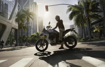 BMW F 450 GS 2026 aparece no EICMA com sistema inédito que pode mudar o rumo da linha GS