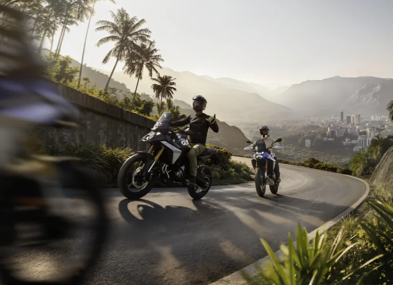 BMW F 450 GS 2026 aparece no EICMA com sistema inédito que pode mudar o rumo da linha GS