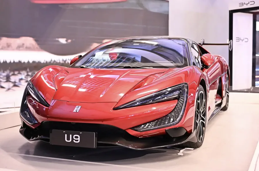 BYD Yangwang U9: VÍDEO mostra supercarro que pula em ação