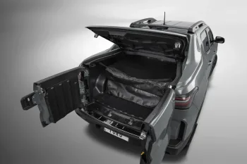 Quanto a Fiat Toro 2026 consegue levar atrás? Caçamba de 937 litros suporta até 670 kg