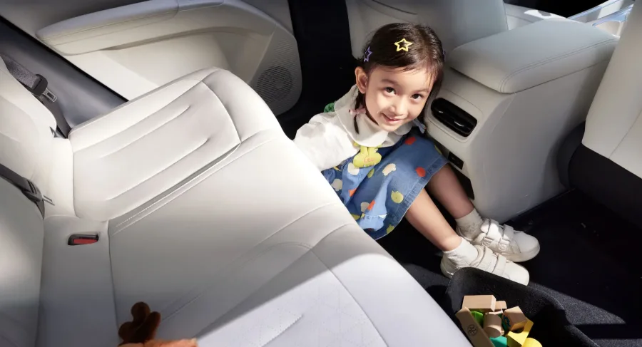 Com cinco lugares, porta-malas de 375 litros e suspensão independente, o conforto é um dos pontos fortes, junto de itens como ar-condicionado e bancos em couro.