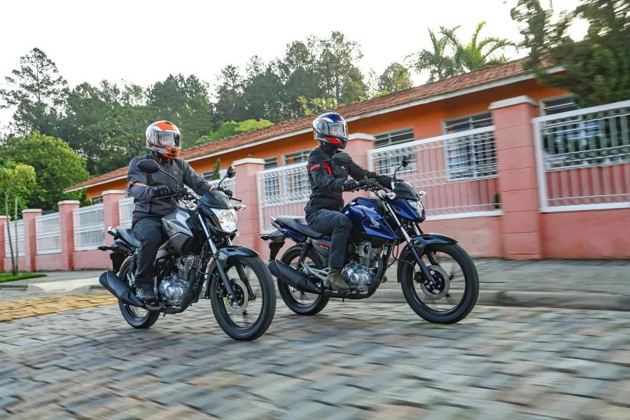 O motor de 162,7 cc segue flex e ajustado ao PROMOT 5, funcionando de forma mais silenciosa e adequada às regras atuais, mantendo o equilíbrio que a CG sempre entregou.