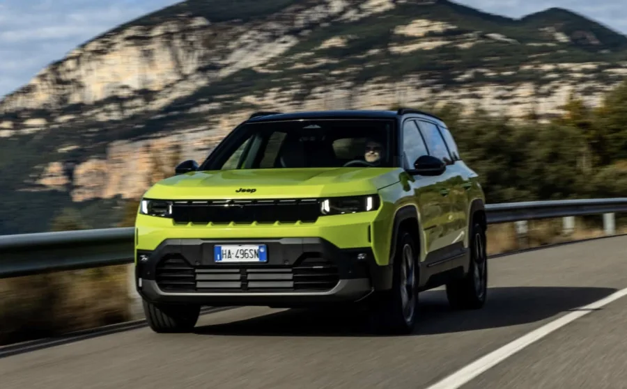 O Compass surge renovado com porte maior, mais tecnologia e uma estratégia que mira diretamente o segmento médio europeu. A Jeep reposiciona o SUV com mudanças estruturais e uma linha mais moderna.
