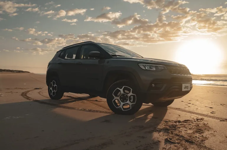 Jeep Compass atinge 600 mil unidades e expõe a força da Stellantis no Brasil